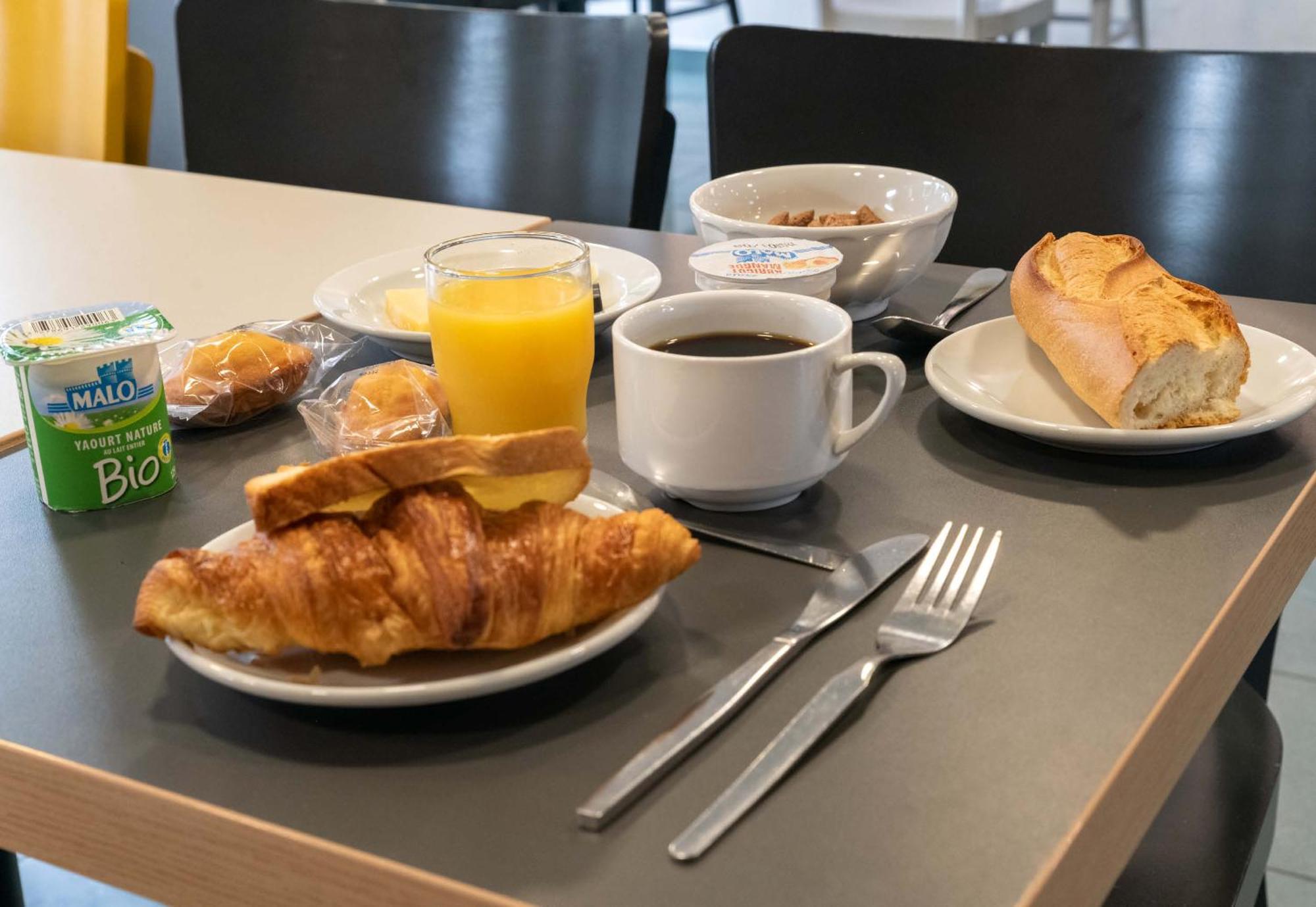 B&B Hotel Dieppe Saint-Aubin-sur-Scie エクステリア 写真